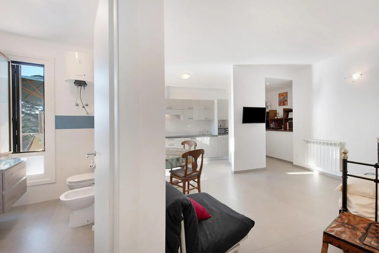 Valeria 3- Arenzanohost Apartment Italy