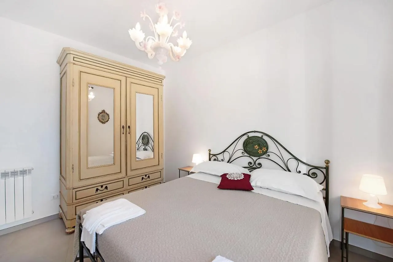 Valeria 3- Arenzanohost Apartment 0*, Arenzano Italy
